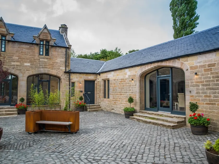 Stunning Edinburgh 1820s stables converted studio - Image 1