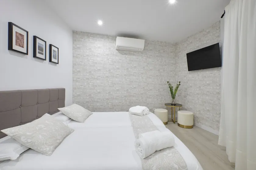 *** Study Center Plaza Mayor-Sol Wifi A/C*** - Image 1