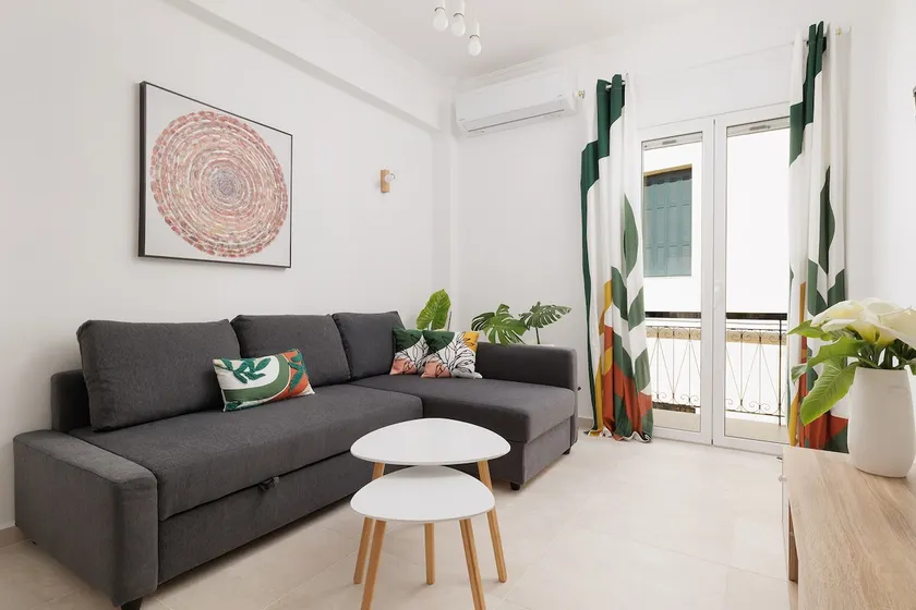Modern 1 bedroom Apartment in Corfu's old Town - Image 1