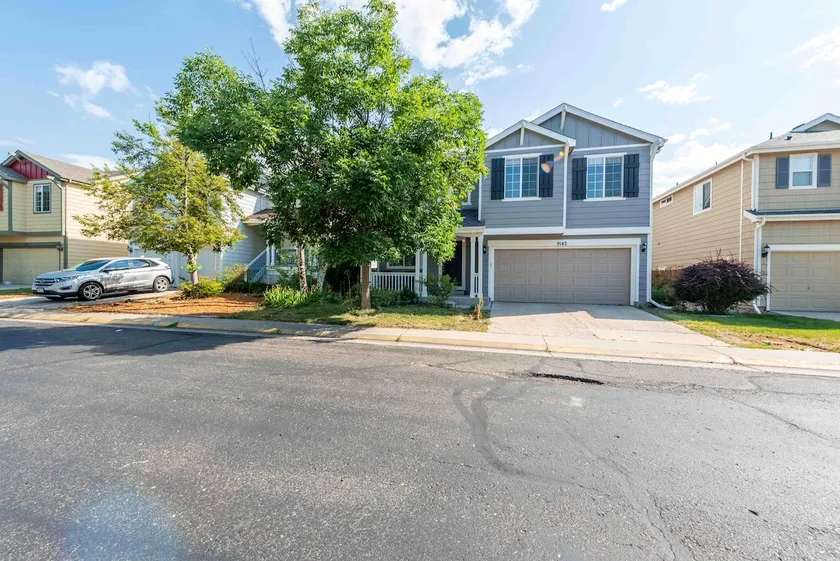 A spacious 4 bedroom 3.5 bathroom - Image 1