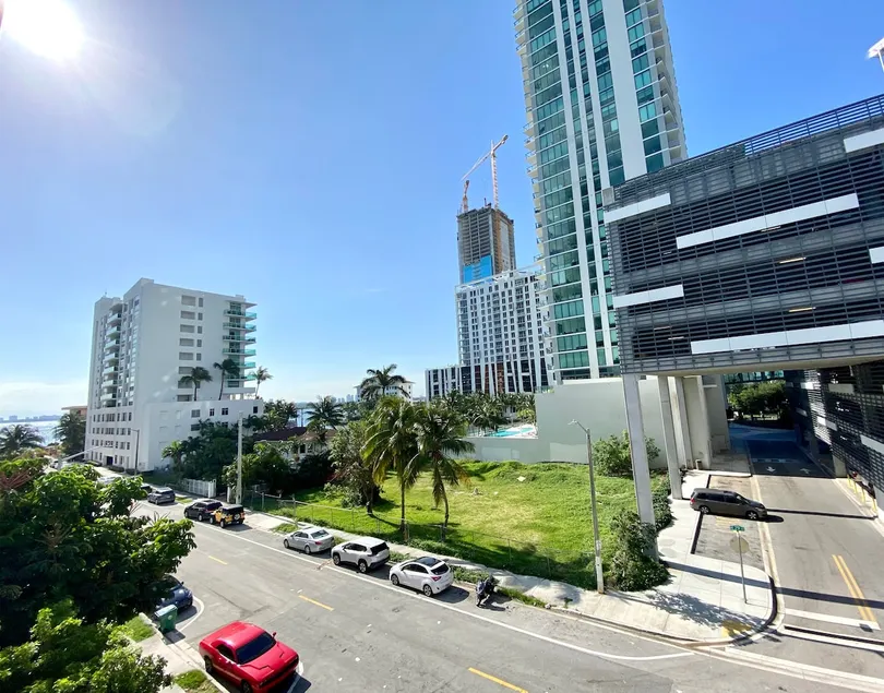 NEWT405NEW - 2bed/2bath - with parking - Image 1