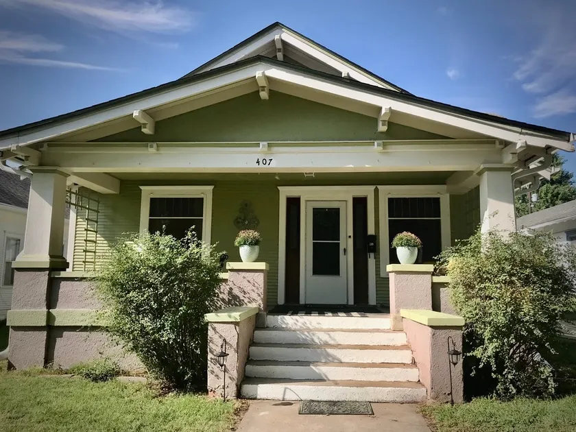 ~Charming Small Town Bungalow~3BR Family Friendly! - Image 1