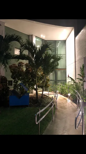 STYLISH FLAT - Image 1