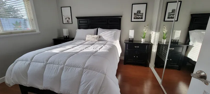 Spacious one bedroom studio, with private bathroom - Image 1
