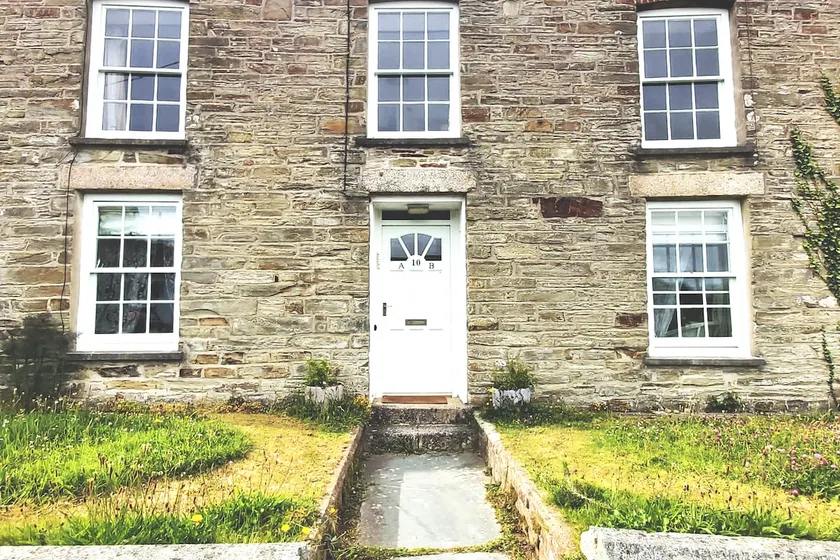 Charming flat in grade 2 listed building - Image 1