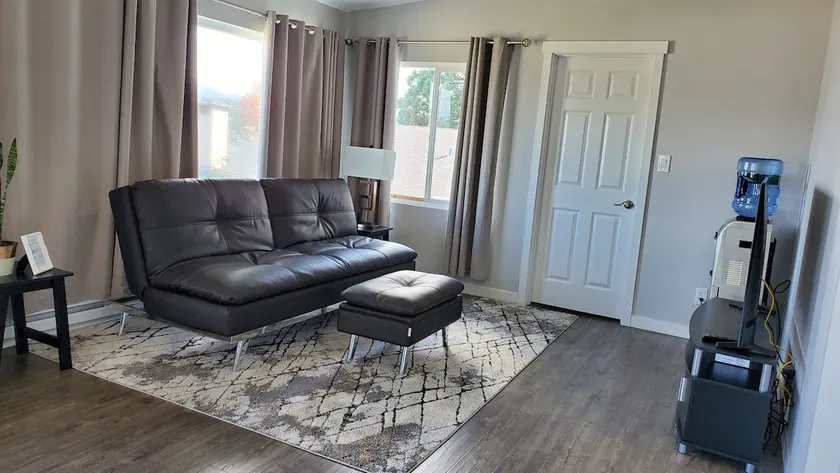 3br Guest House with Lake Washington View! - Image 1