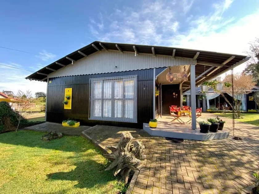 Recanto dos Oliveiras Hosted by Dick and Clair - Image 1