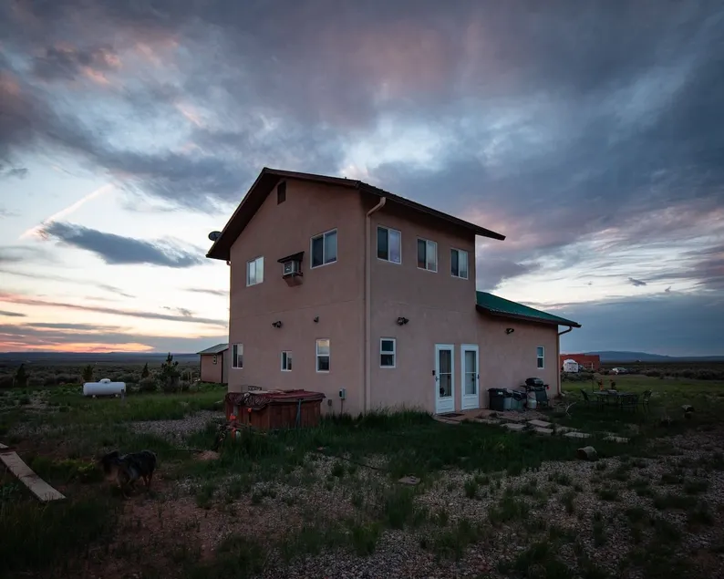 El Prado Home with a View & Hot Tub - Image 1