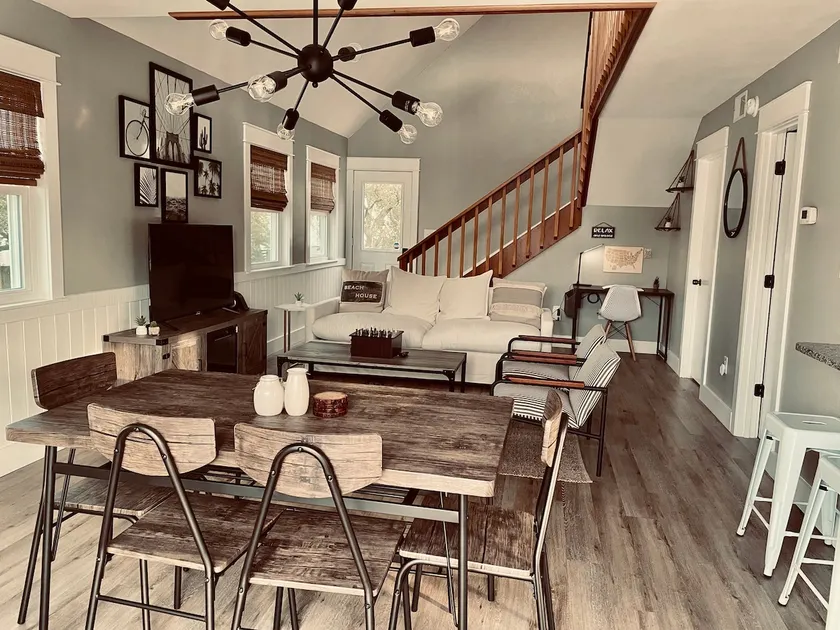 Laid-Back OBX Retreat with Hammocks,Foosball & Bikes - Image 1