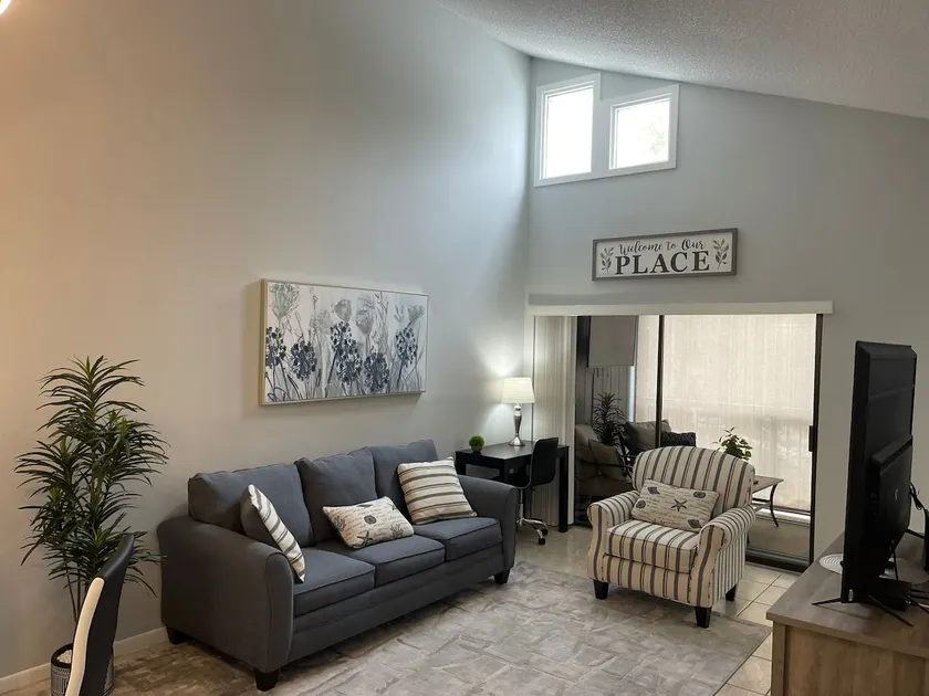 Business/Family Vacations Apartment - Image 1
