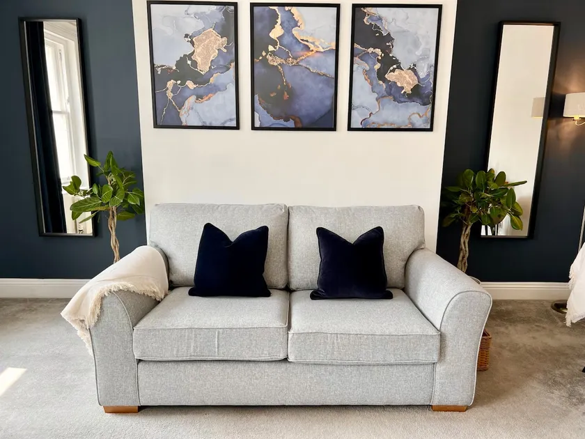 Azure Haven Stylish 1BR in Bournemouth Town Centre - Image 1