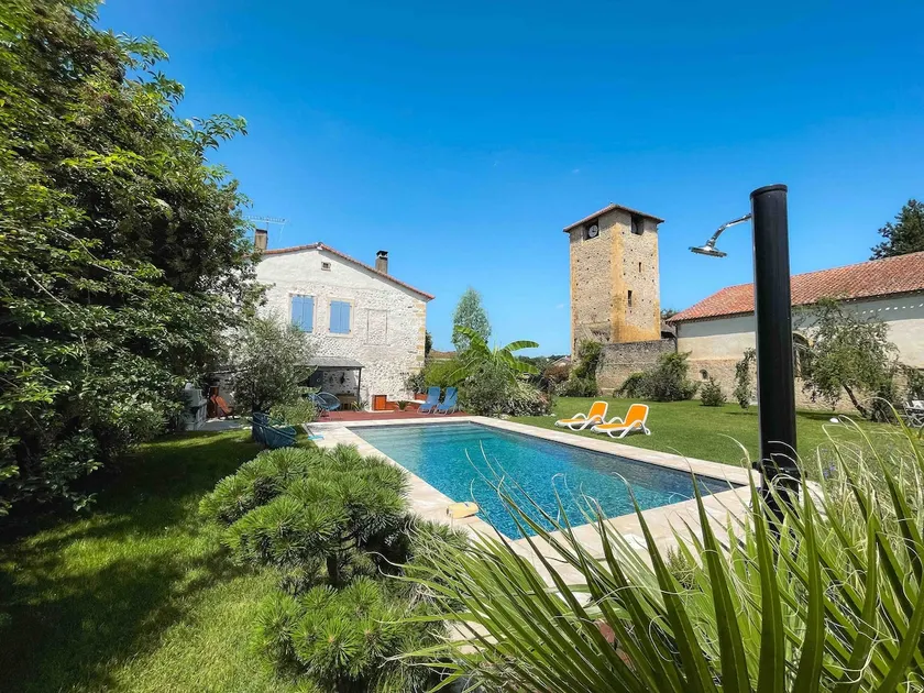 Atypical 17th century charming house - Image 1