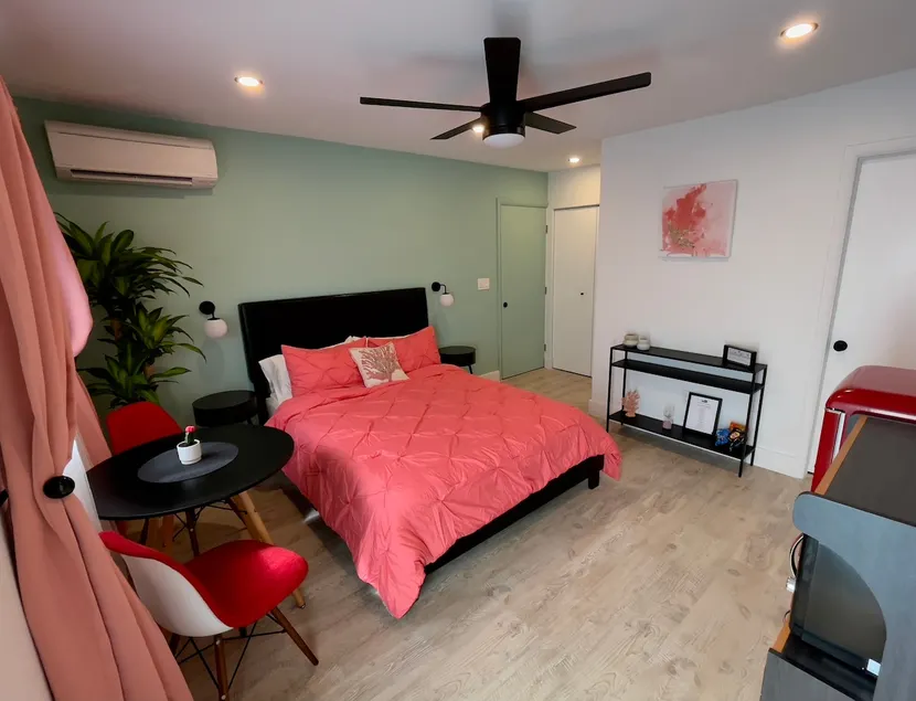 ♥ Charming Suite, Private Entrance, Dolphin Mall ♥ - Image 1