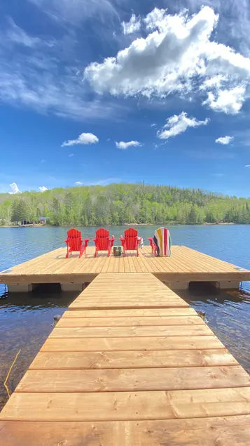 The Red Canoe Cottage - Image 1