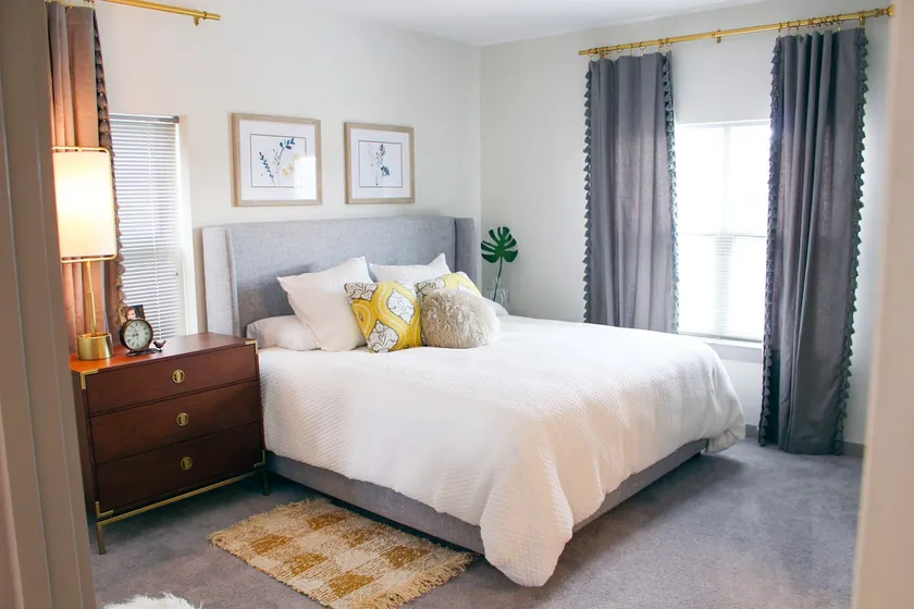 209 LUXURY DOWNTOWN 2BR / 2BA CONDO, Sleeps 6! - Image 1