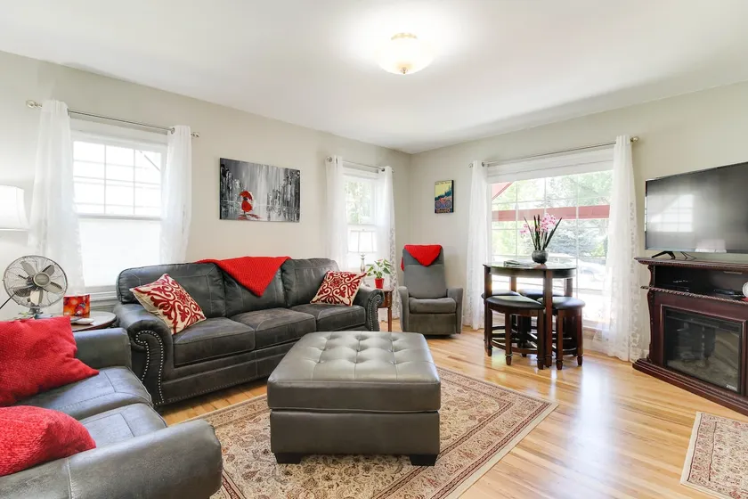 North End Little Red Suite - Cute and Cozy - Image 1