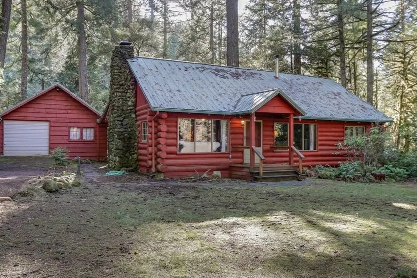 The historic McKenzie River cabin - Image 1