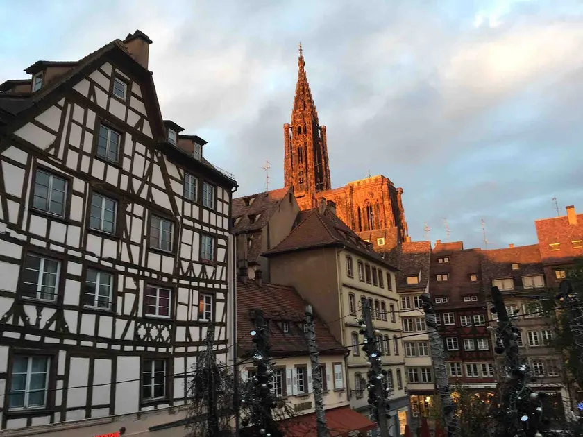 Large 2-room apartment in the center of Strasbourg with Cathedral view - Image 1