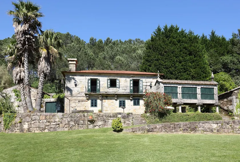 Casa del Cura de Oliveira - Image 1