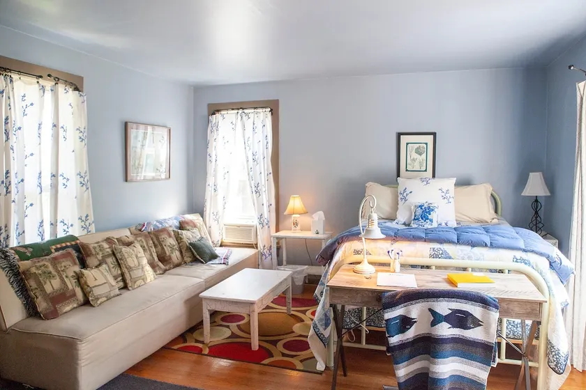 Spacious 2BR on Oberlin College, Walk Everywhere - Image 1