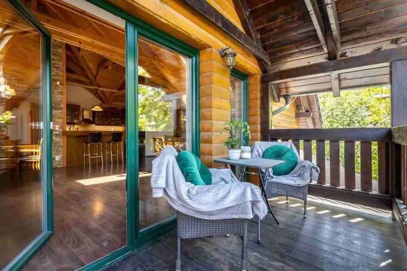 Apartment Under the Walnut Tree - Image 1