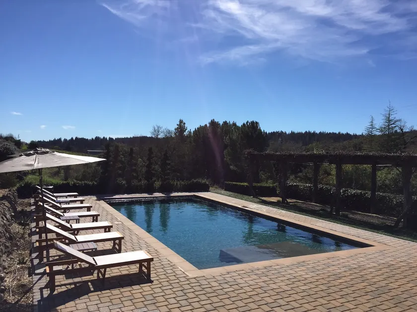 Country Retreat With Pool, Spa, Sauna, EV Charger - Image 1