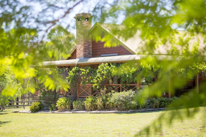 SILKY OAK COTTAGE || Cosy country cottage - Image 1