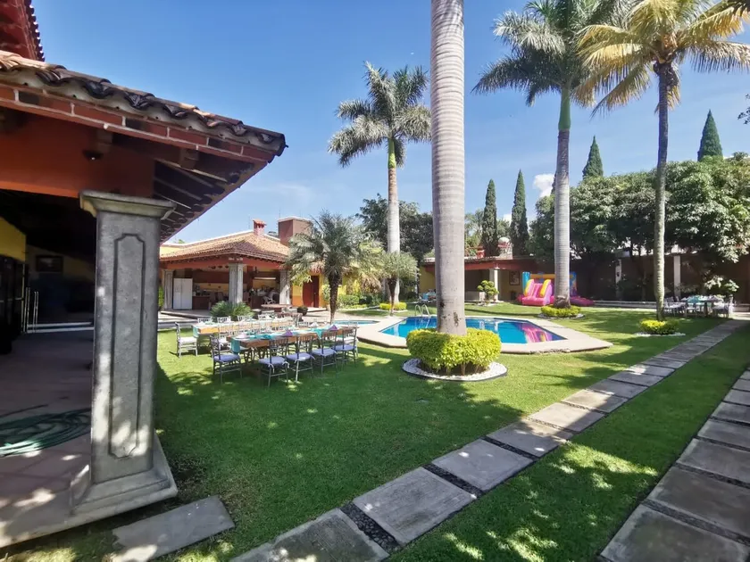 Family Rest House: ”BOSQUES” - Image 1