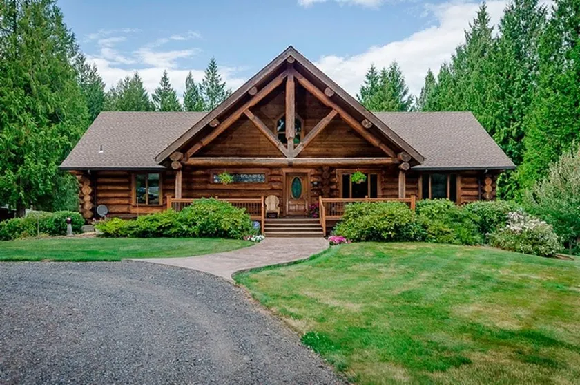 A Log House in a Private Forest with Hot Tub! - Image 1