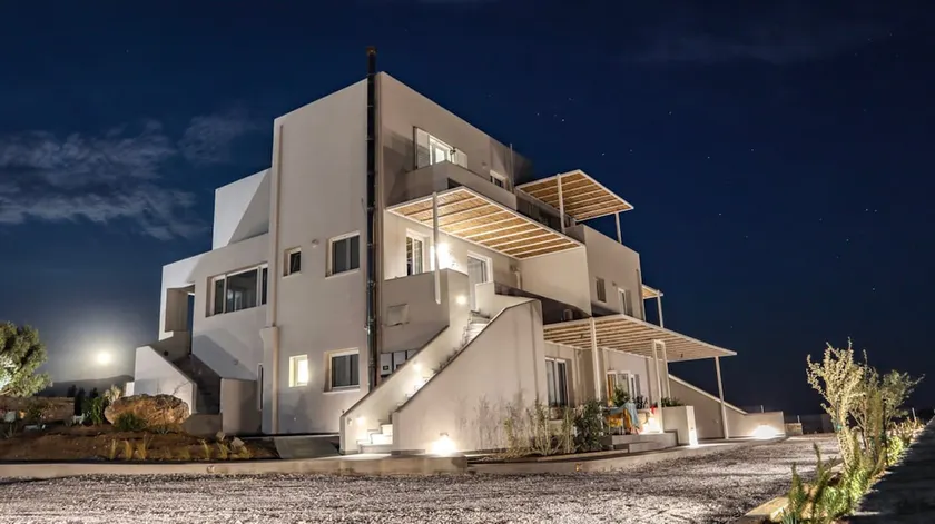 Pharos Apartments - Image 1