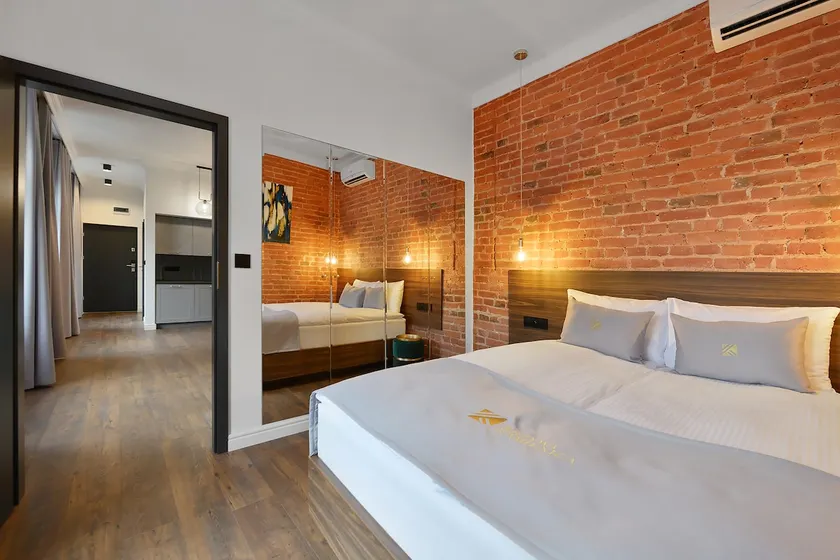 Crooked Tenement Deluxe Apartment 1 in the attic - Image 1