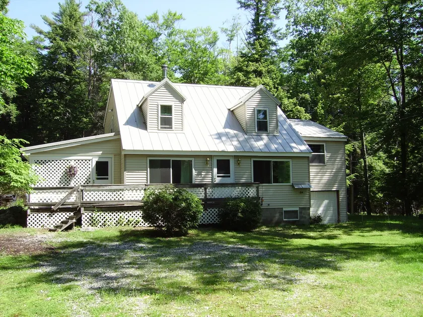 Sebago Lake Vacation Home - Image 1