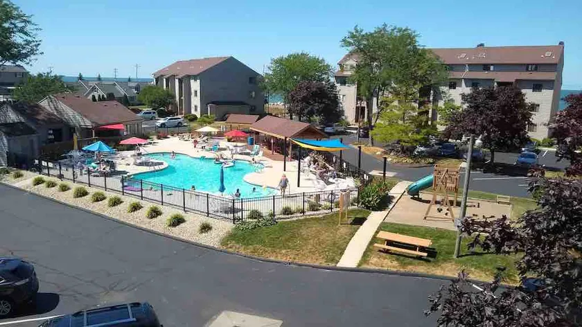 Newly Remodeled/ Beautiful Waterfront Condo - 30' dock - Image 1