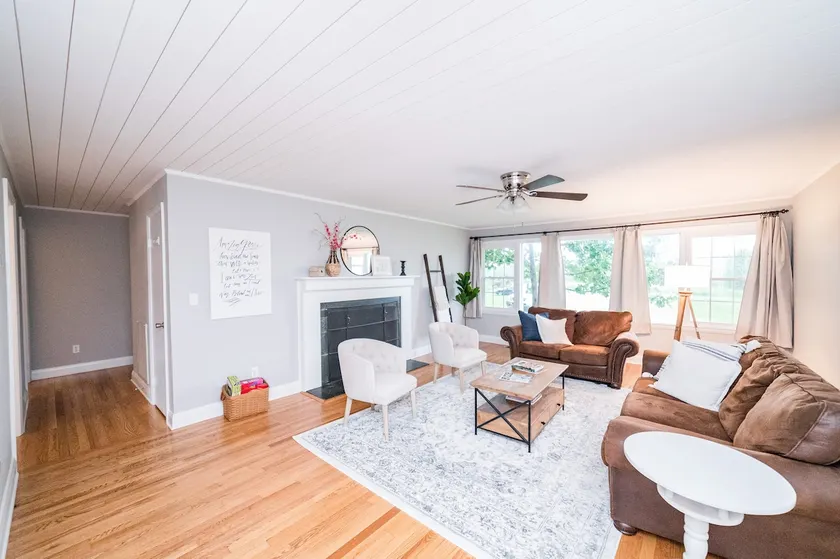10 minutes to Liberty University, Sleeps 10 - Image 1
