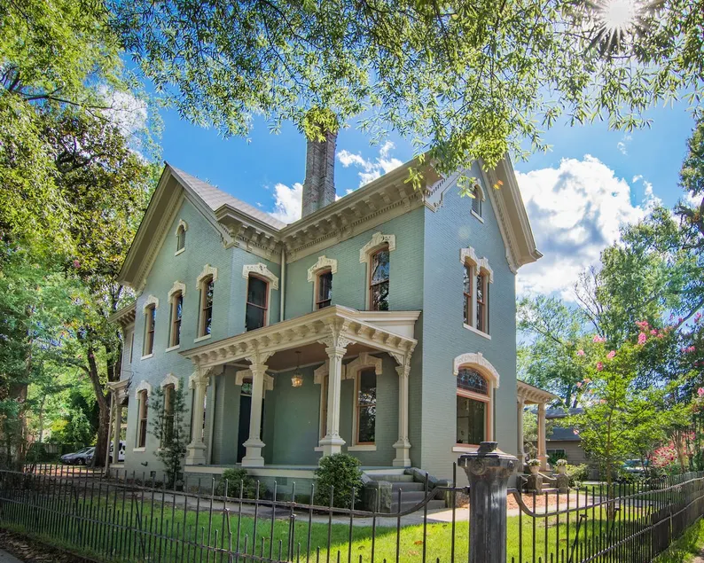 Mills-Davis House Downtown • Rivermarket/Breweries - Image 1
