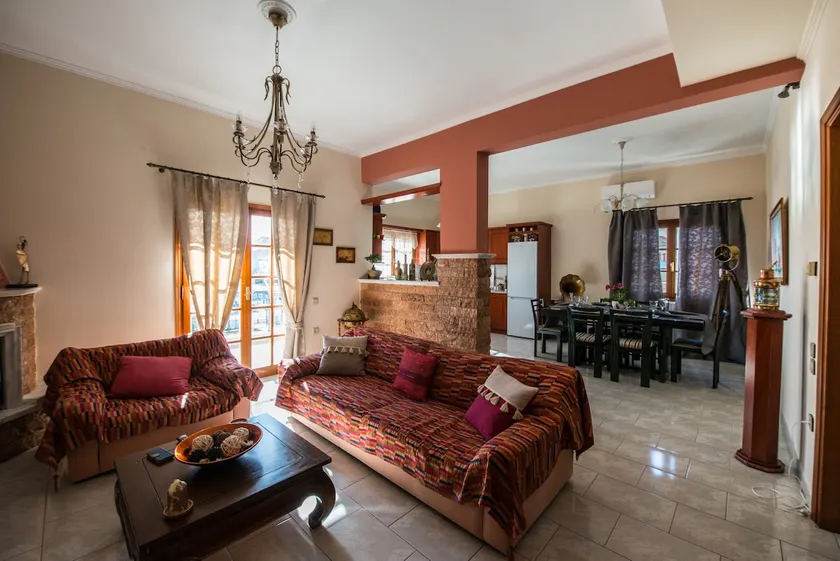 Τhe Roses House - Image 1