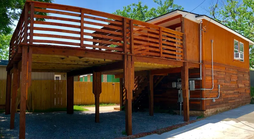 Quaint Apartment Near Popular Local Attractions - Image 1