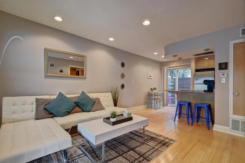 LOCATION & LUXURY - walk to downtown & Whole Foods - Image 1