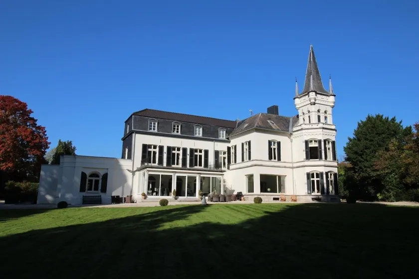 Exclusive vacation home 2 - Image 1