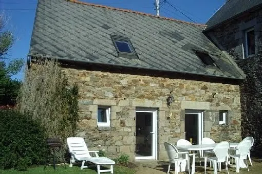 Small house full of character - Image 1