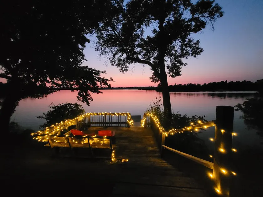 Sun-Soaked Lakeside Escape with Stunning Views - Image 1