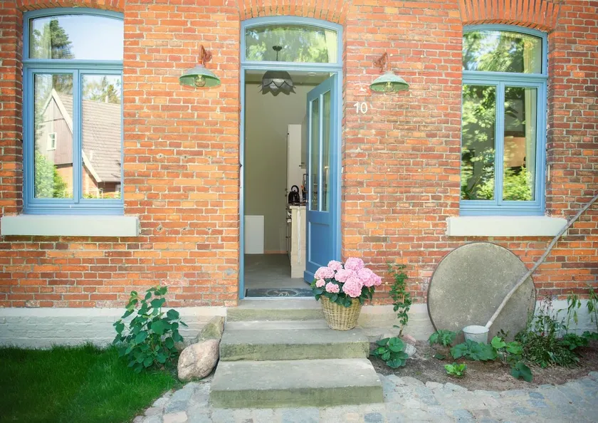 Modern granny apartment in the barn from 1898 - Image 1