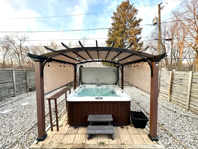 Hot tub getaway |Quiet 2bdrm Home | N. Broadripple - Image 1