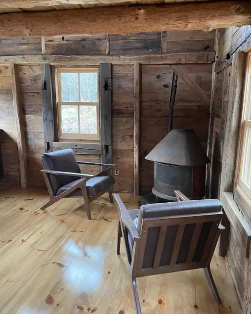 Adorable wood cabin with indoor fire-pit and sauna - Image 1