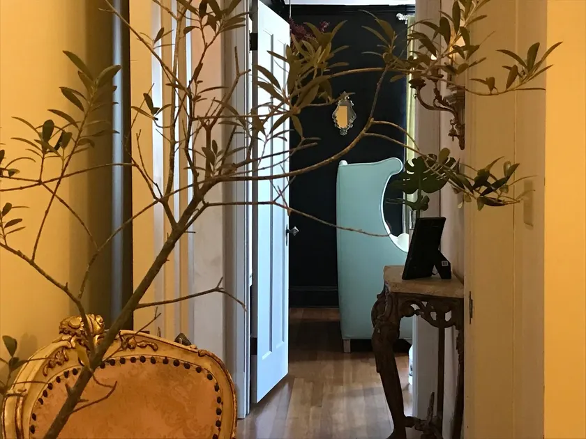 Jewelbox Suite w/ Private Entry - Perfect Locale - Image 1