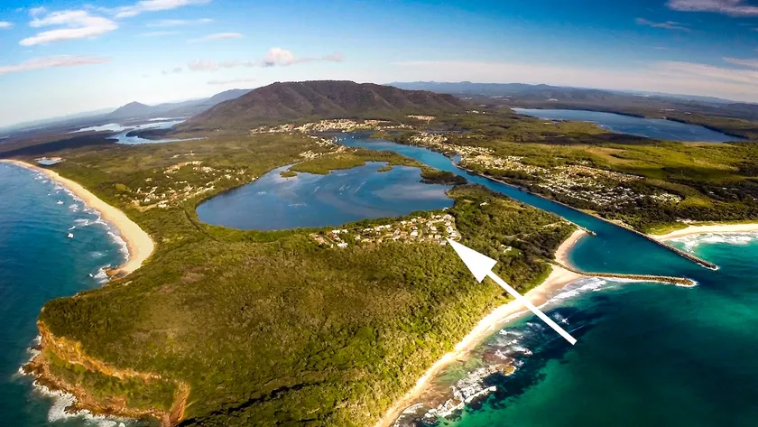 Beach and Bush Retreat. - Image 1
