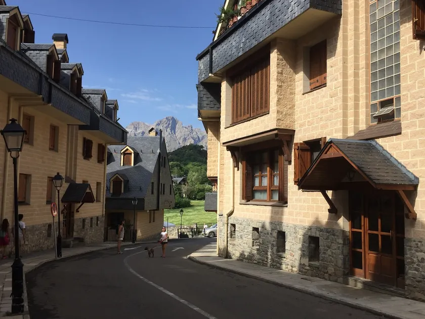 Apartment in Panticosa - Image 1
