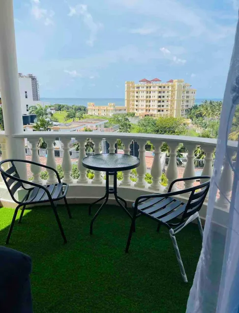 A luxe sea view 2 bedroom Condo - Image 1