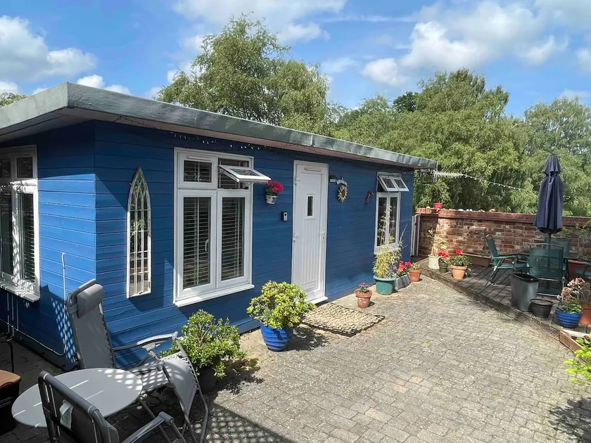Garden Cabin - Image 1
