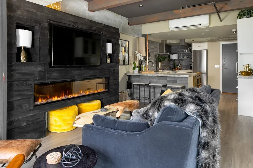 Designer's Dream - Downtown Waterfront! - Image 1